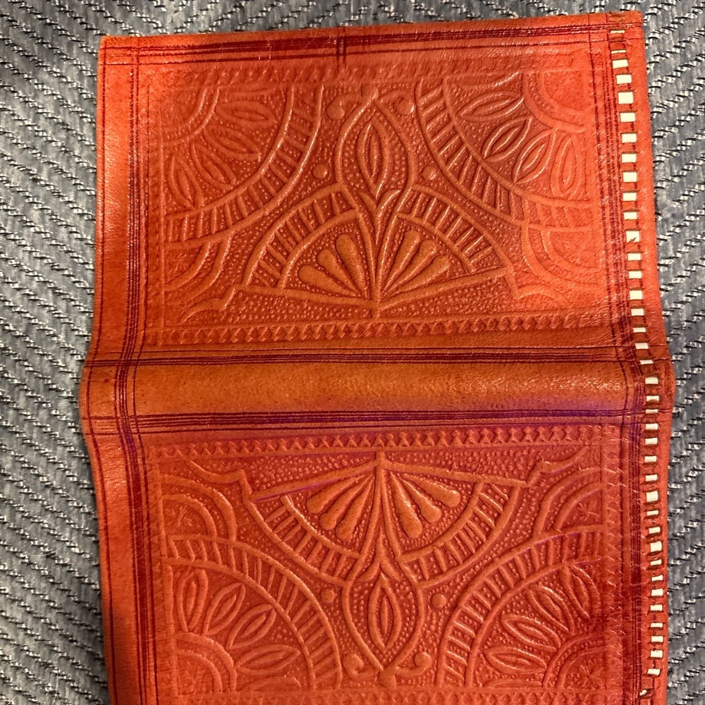 NWOT Tooled Leather Boho Wallet Burnt Orange Western Style Handmade Look - Picture 2 of 4